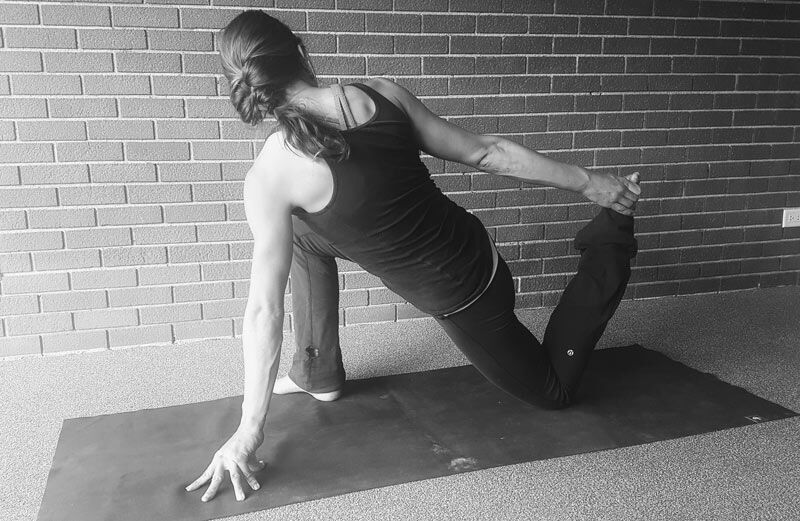 5 Great Yoga Postures For Cyclists, Triathletes, and Runners 5 lunge 3