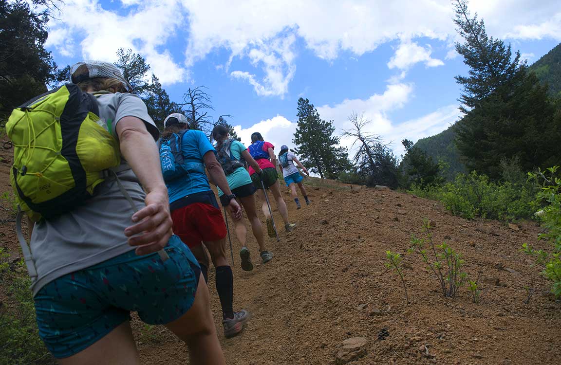runners in a line