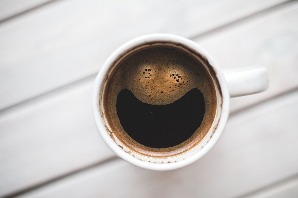 14 Easy Wake Up Tips For Early Morning Workouts 2 coffee-cup-working-happy