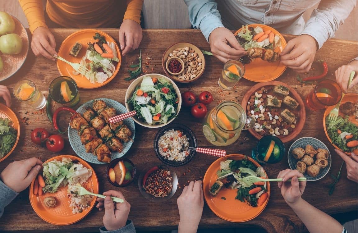 Eating at Night: Nutrition Strategies to Improve Your Sleep, Recovery, and Performance 9 nighttime feeding dinner